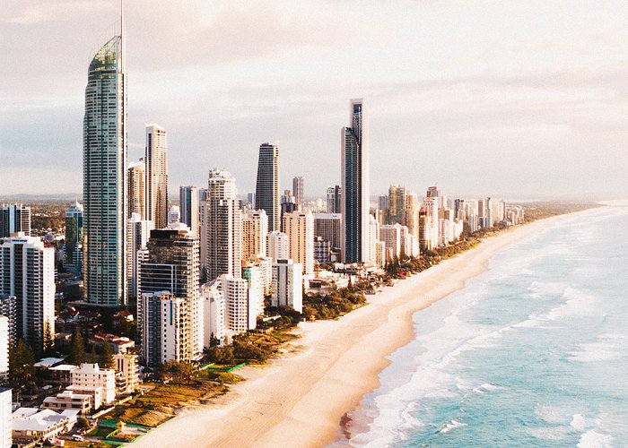 The Vibrant Surfers Paradise - Hopo