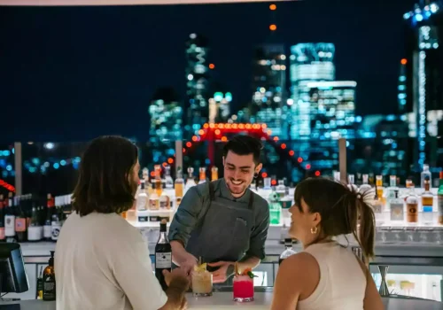 2021_BNE_IrisRooftopBar_FoodBeverage_JesseLindemann_144378